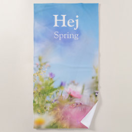 Hej lente, natuurlijke wilde bloemen onder een bla strandlaken