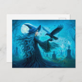 Heks met raaf in maanverlichte begraafplaats feestdagenkaart (Voorkant / Achterkant)