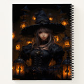 Heks omringd door pompoen geest lantaarns notitieboek (Achterkant)