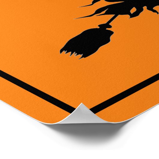 Heks op bezem met kat poster (Hoek)