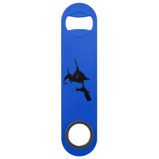Heks op een bezem bar sleutel speed flessenopener (Achterkant)