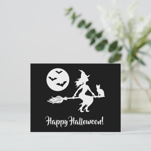 Heks op een bezem zwart en wit gelukkig Halloween Briefkaart (Staand voorkant)