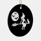 Heks op een bezem zwart en wit gelukkig Halloween Keramisch Ornament (Rechts)