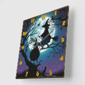 Heks vliegt 's nachts onder volle maan vierkante klok (Hoek)