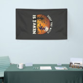 Heks Wordt Genomen Bezem Boom Kerkhof Halloween_1 Spandoek (Beurs)