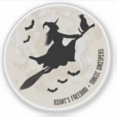 Heksen en katten vliegen op een bezem sticker (Voorkant)