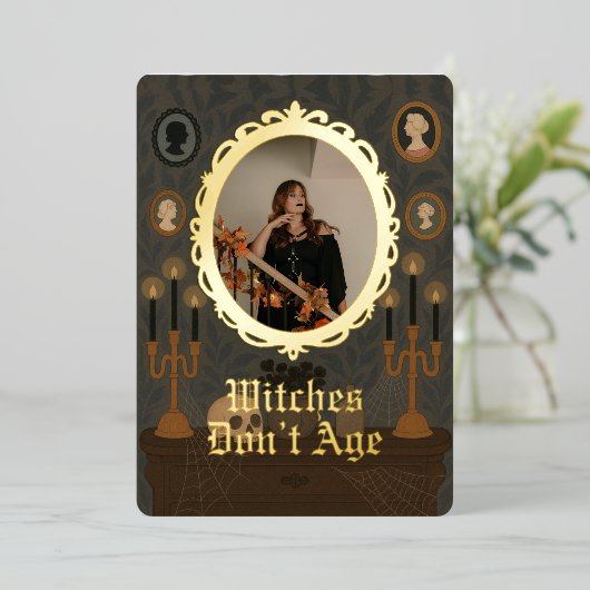 Heksen niet leeftijd aangepaste foto verjaardagska folie feestdagenkaart (Staand Voorkant)