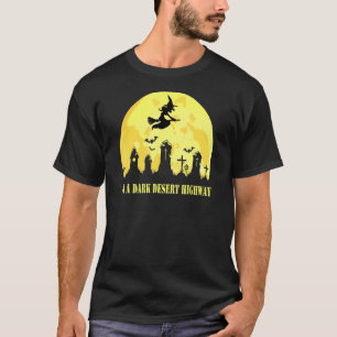 Heksen spelen op een donkere woestijnbank t-shirt