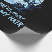 Heksen spelen op een donkere woestijnweg cadeaupapier (Hoek)