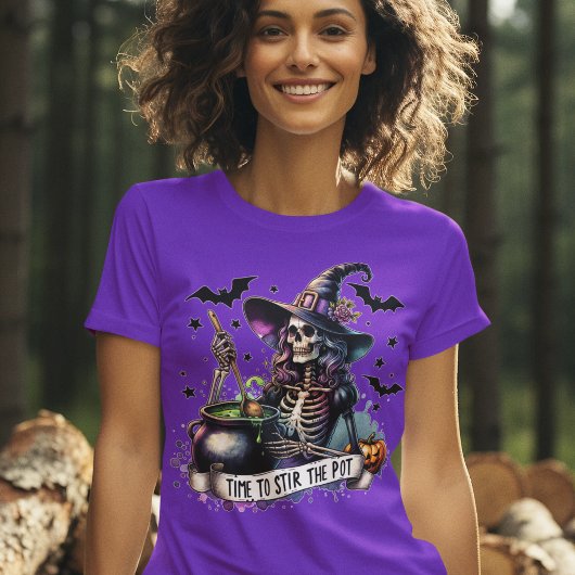 Heksenskelet roeren de ketel Halloween T-shirt