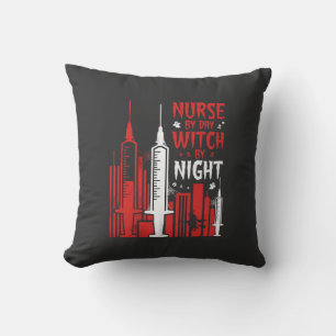 Heksenverpleegster Halloween Skyline Design_1 Kussen