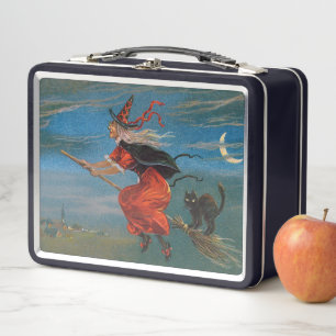 Heksenvliegen met zwarte kat op Halloween Night