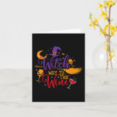 Heksenweg naar de wijn Halloween Drink voor Wicca Kaart (Gele Bloem)