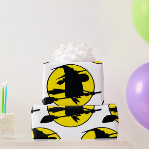 Heksilhouet vliegend op bezem tegen volle maan cadeaupapier