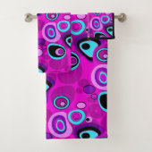 Helder, abstract, magenta bad handdoek (Insitu)
