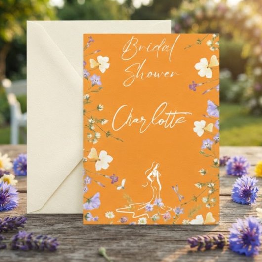 Helder bruidschrift met wilde bloemen kaart