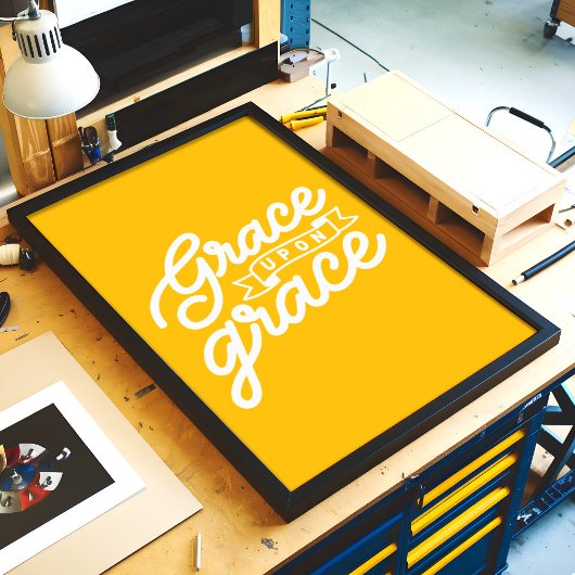 Helder Geel Christelijke Genade op genade Poster