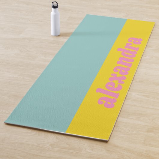 Helder gekleurd pastelblok gepersonaliseerd yogamat (In situ)