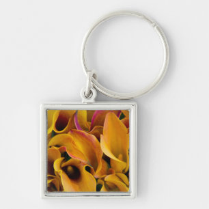 Helder gekleurde calla's bij de sleutelhanger
