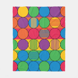 Helder gekleurde cirkels en strips fleece deken