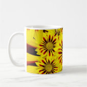 Helder gele bloemen koffiemok (Links)