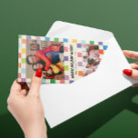 Helder Kleurrijk Checkerboard 2 Foto Skinny Feestdagenkaart<br><div class="desc">Vrolijk en helder, deze pattereerde skinny verticale vakantiepas heeft twee foto's en is gemakkelijk aan te passen tekst. De backer zet het patroon voort en heeft veel ruimte voor een langer updatebericht voor het verzenden naar vrienden en familie. Gebruik de blauwe knop Design bewerken voor nog meer ontwerpcontrole: verander de...</div>