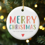 Helder & kleurrijk Vrolijk Kerstgezin Keramisch Ornament<br><div class="desc">Dit eenvoudige en leuke familie Merry Christmas ornament biedt een plek voor u om uw namen en jaar toe te voegen, met 'Merry Christmas' in kleurrijke heldere typografie. Op een achterkant staat een bijpassend kleurrijk ontwerp van de stip. De perfecte moderne en minimalistische kerstvakantie inrichting voor uw gezin deze winter!...</div>