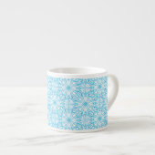 Helder Lichtblauw Wit Geometrisch Symmetriepatroon Espresso Kop (Voorkant rechts)