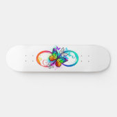 Helder oneindigheid met regenboog vlinder persoonlijk skateboard (Horizontaal)