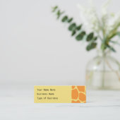 Helder Oranje en gele Giraffe printpatroon. Mini Visitekaartje (Staand voorkant)