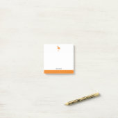 Helder oranje op witte flamingo & rand met naam post-it® notes (Op bureau)