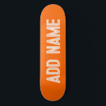 Helder sinaasappel- gepersonaliseerd persoonlijk skateboard<br><div class="desc">Introductie van het klassieke skateboard met een effen kleur achtergrond in levendige heldere oranje en vet witte lettertypen! Personaliseer het met jouw naam, waardoor het uniek van jou is. Perfect voor schaats parksessies, straattrucs of cruisen rond de stad. Ontworpen door de innovatieve Alma Wad, is dit skateboard niet alleen een...</div>
