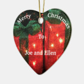 Helder verlichte, rode cadeaus, gepersonaliseerde  keramisch ornament (Links)
