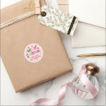 Helder & Vrolijk Modern Merry Christmas Blush Pink Ronde Sticker<br><div class="desc">Bright & Joyful Merry Christmas Blush Pink Classic Ronde Sticker die vrolijke en feestelijke sfeer uitstraalt. Pas het aan door op de knop "Personaliseren" te klikken. Met een kleurrijke "Merry Christmas" -tekst voegt dit ontwerp een vleugje vreugde en plezier toe aan uw vakantiebericht. Perfect voor iedereen die op zoek is...</div>