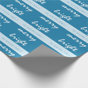 Helder vrolijk script Blauw Kerstmis familienaam Cadeaupapier