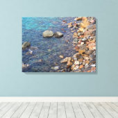 Helder water met kiezelstenen canvas afdruk (Insitu (Houten vloer))