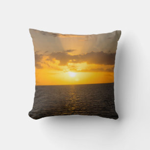 Helder zonsondergang boven de oceaan kussen