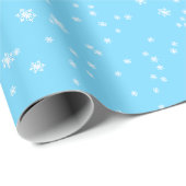Helderblauw Elegante Winter Sneeuwvlokken Cadeaupapier (Rol Hoek)