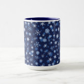 Helderblauw en winterwit Snowflake patroon Mok (Midden)