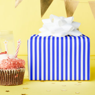 Helderblauw en witte strepen cadeaupapier