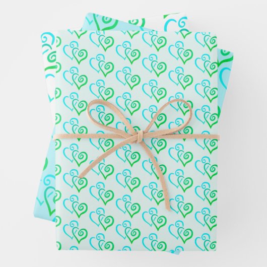 Helderblauw gekoppeld hartpatroon inpakpapier vel (In situ)