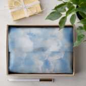 Helderblauwe hemel met vloeiende witte wolken tissuepapier (Geschenk)