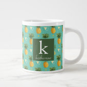 Heldere ananassen op het geometrische patroon | Mo Grote Koffiekop (Rechts)