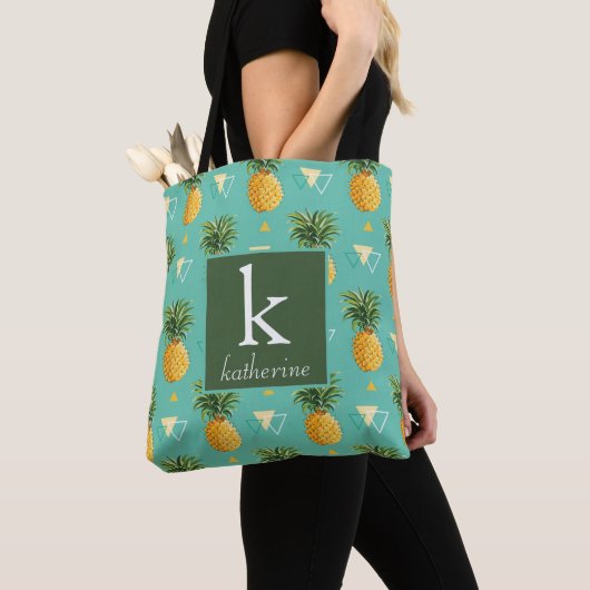 Heldere ananassen op het geometrische patroon | Mo Tote Bag (Dichtbij)