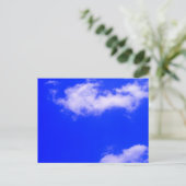 Heldere blauwe hemel en witte wolken briefkaart (Staand voorkant)
