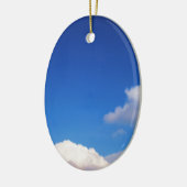 Heldere blauwe hemel en witte wolken keramisch ornament (Links)