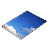 Heldere blauwe hemel en witte wolken notitieboek (Linkerzijde)