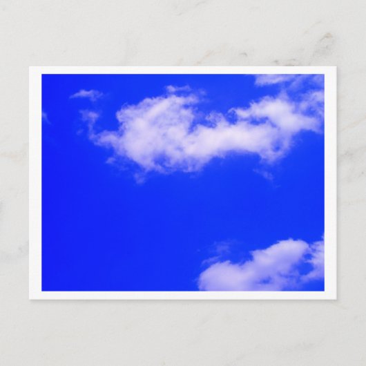 Heldere blauwe lucht en witte wolken briefkaart (Voorkant)