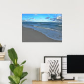 Heldere blauwe oceaan, strand en hemel poster (Thuiskantoor)