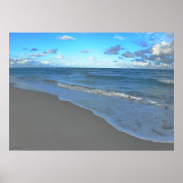 Heldere blauwe oceaan, strand en hemel poster
